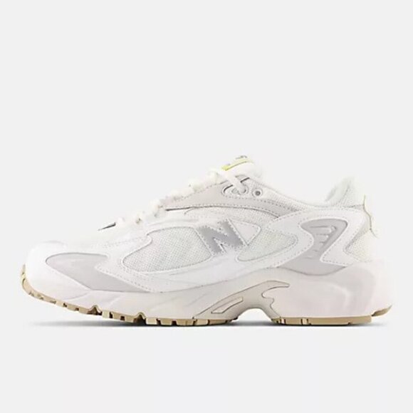 Athletic_Shoes